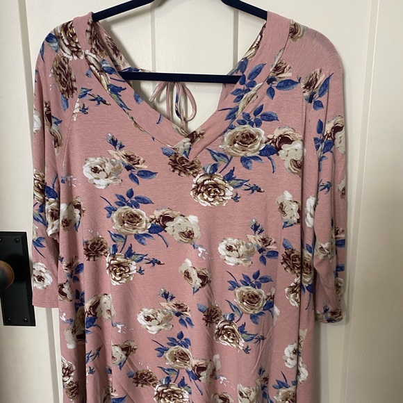 Top - Picture 2 of 2